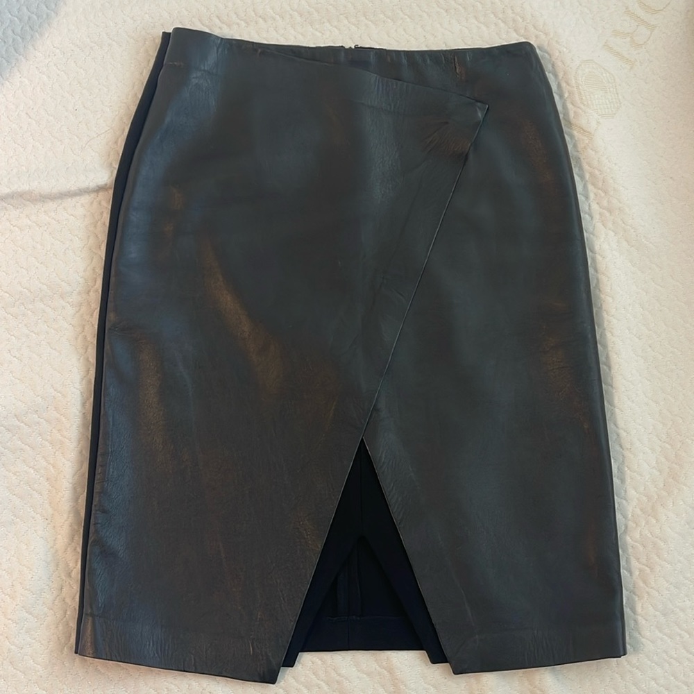 Theory beautiful 2 tone leather skirt